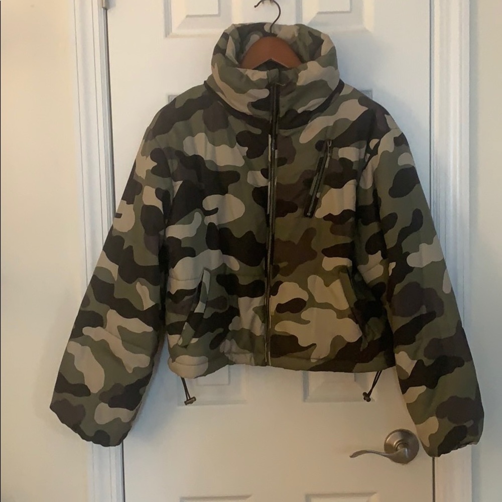 Camo puffer coat